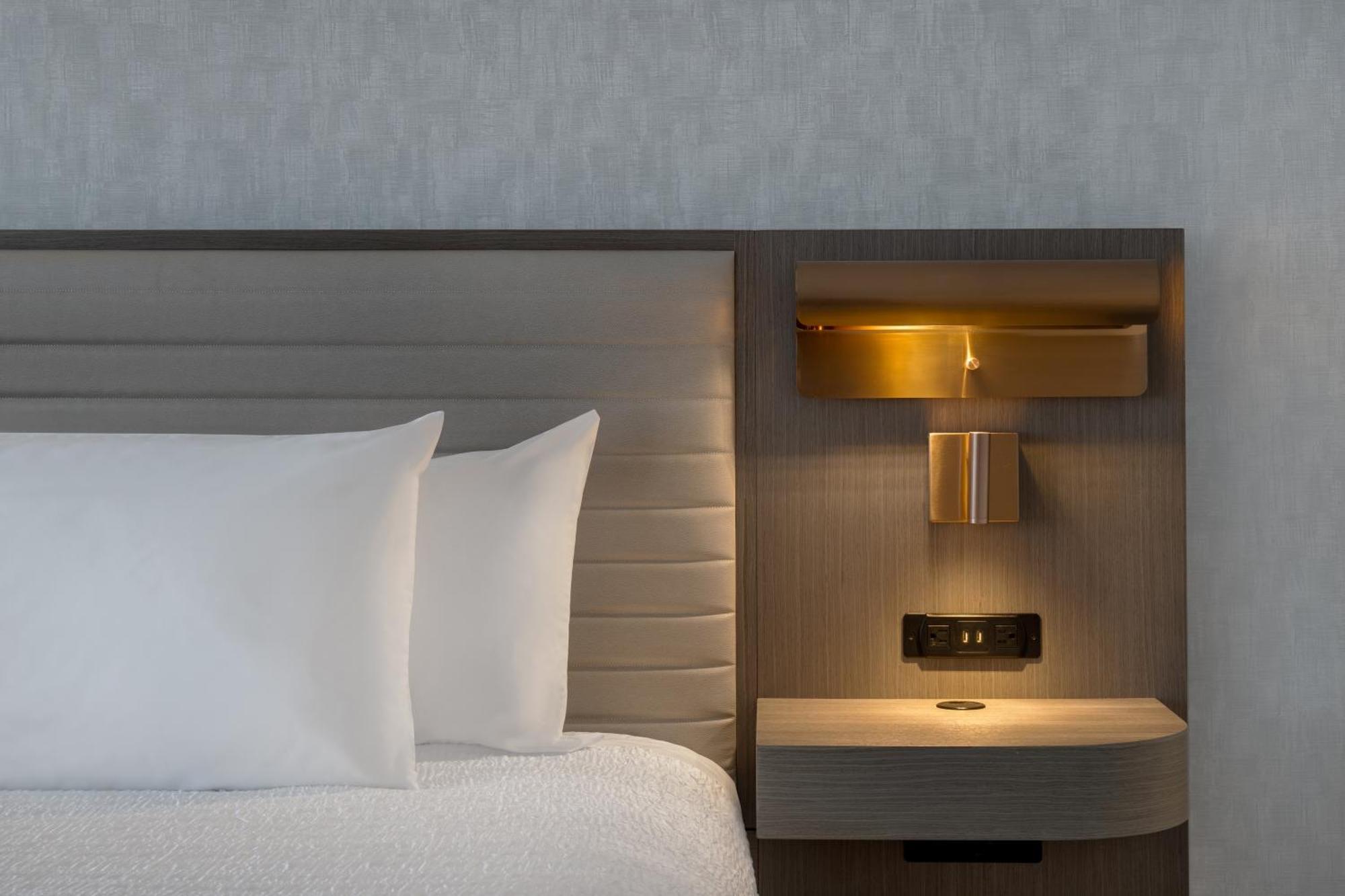 King Room with Microwave and Fridge